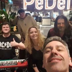 21.11.2025 zagraliśmy świetny koncert akustyczny w Barze PeDeT Renoma we Wrocławiu!Wieczór był wyjątkowy także dlatego, [&hellip;]